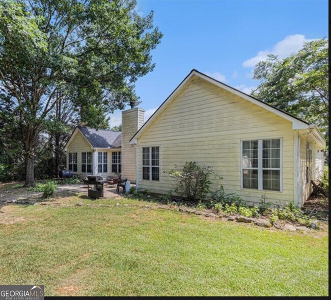 Building Photo - 9750 Lakemoore Cove