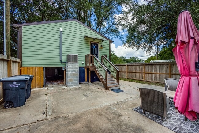 Building Photo - 1200 W Phillips St