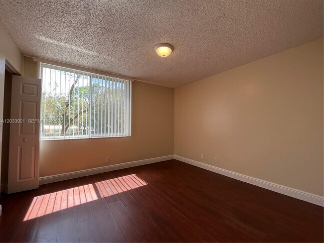 Building Photo - 4015 W McNab Rd