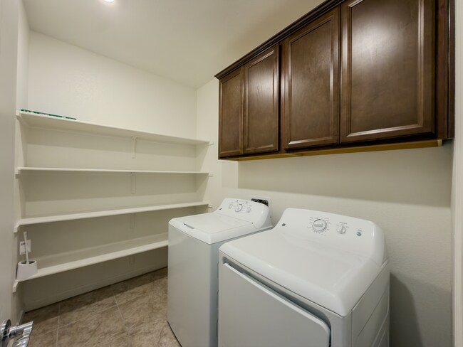 Building Photo - 2048 Ballet Way