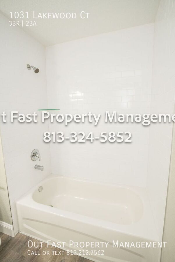 Building Photo - 1031 Lakewood Ct