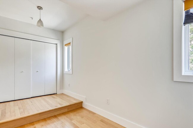 Building Photo - 1830 18th St NW
