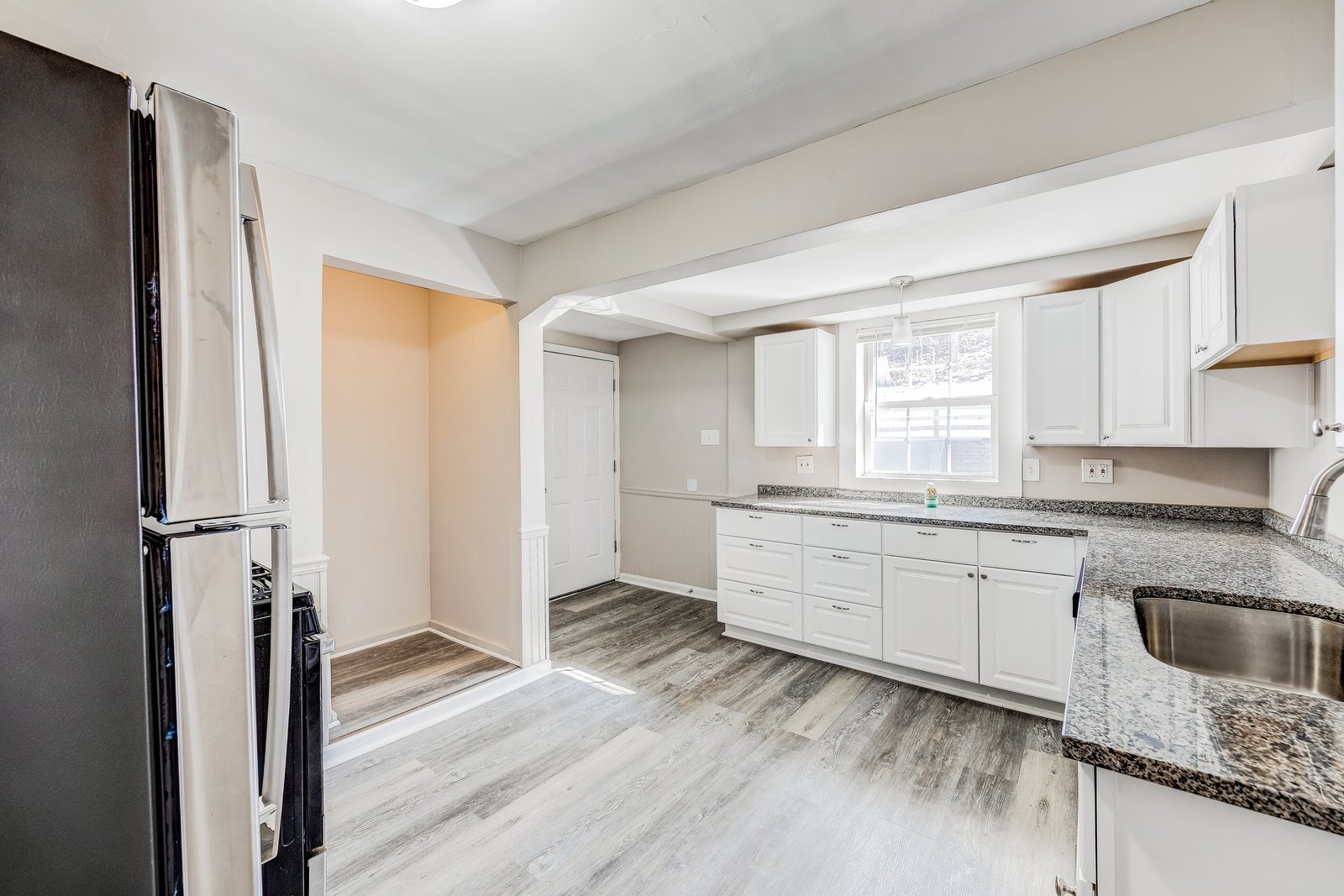 Building Photo - 130 Penneman Ave