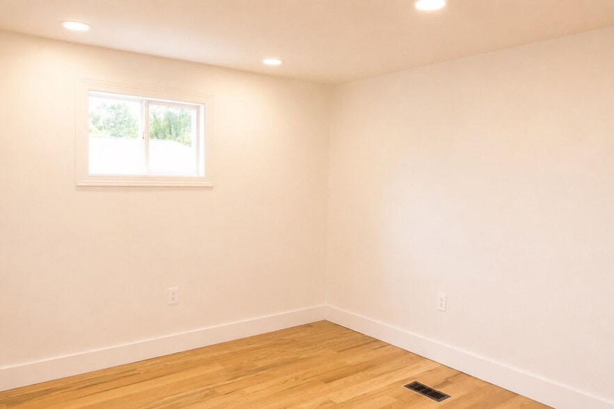 Building Photo - 814 N Germantown Rd