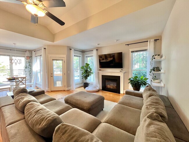 Building Photo - Gorgeous Custom Built 4BD, 3BA Holly Springs Home with Home Gym Setup and Fenced In Yard