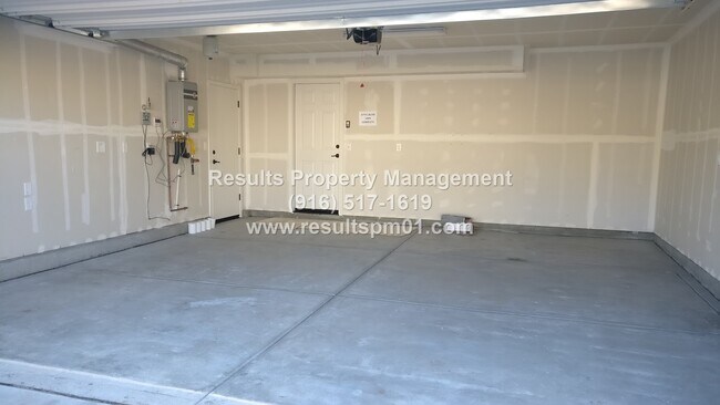 Building Photo - Lovely and Spacious 4 Bedroom Rocklin Home