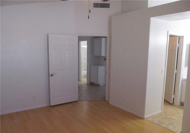 Building Photo - 3732 White Peppermint Dr