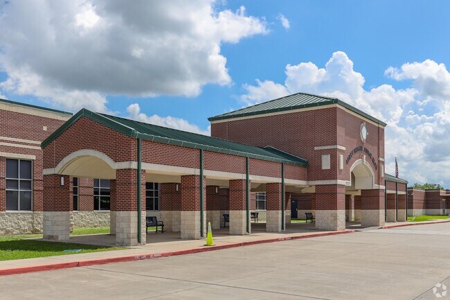 Building Photo - 2814 Keagan Falls Dr