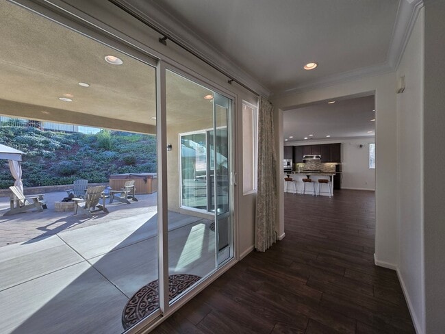 Building Photo - Spacious Woodcrest Single Story