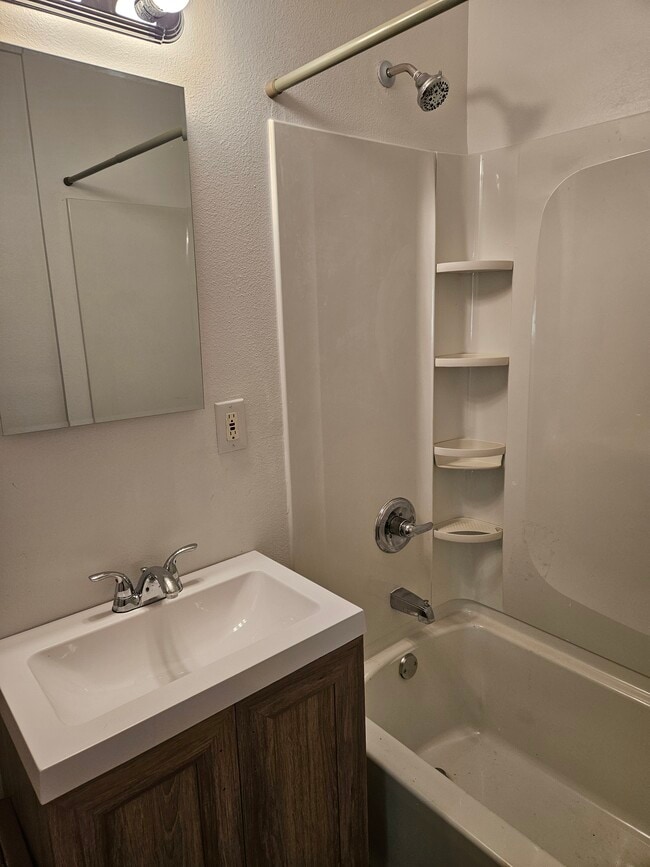 Building Photo - 45442-45412 12 St E