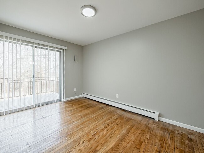 Building Photo - Easy Living in White Lake 2 Bed Home in Great Location