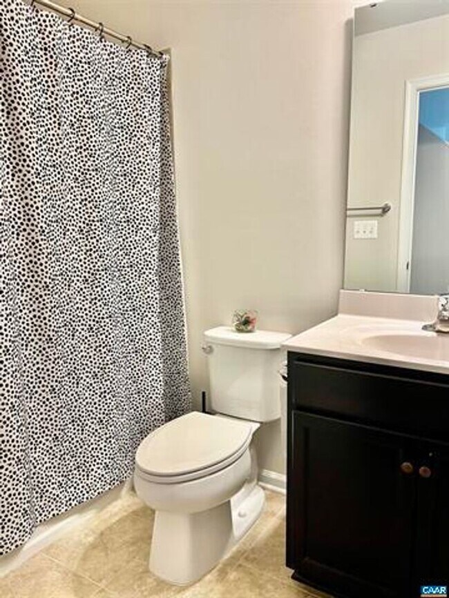 Building Photo - Southwood- Gorgeous style and like new condition with a great location to downtown and the Univer...