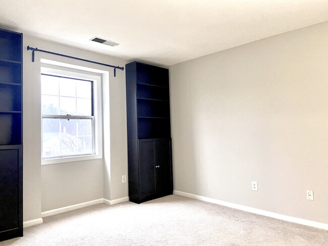 Building Photo - 204 Austin Ryer Ln