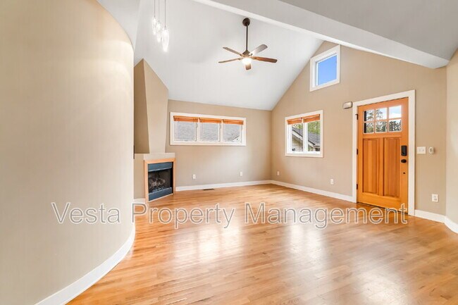 Building Photo - 318 Sulphur Springs Rd