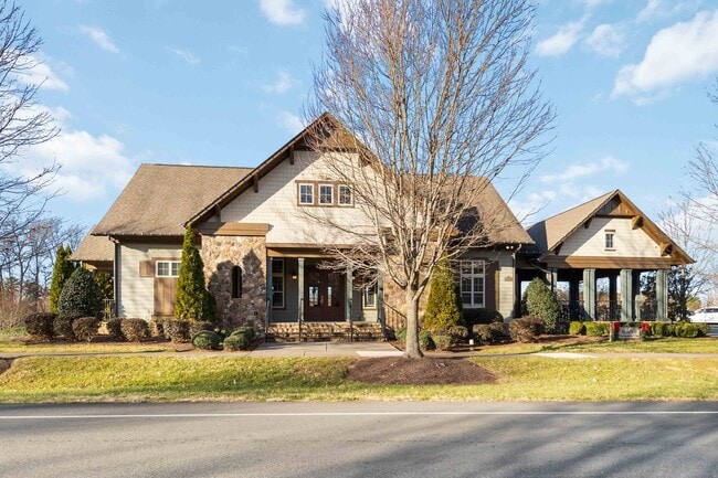 Building Photo - Beautiful Furnished Home in Olmstead