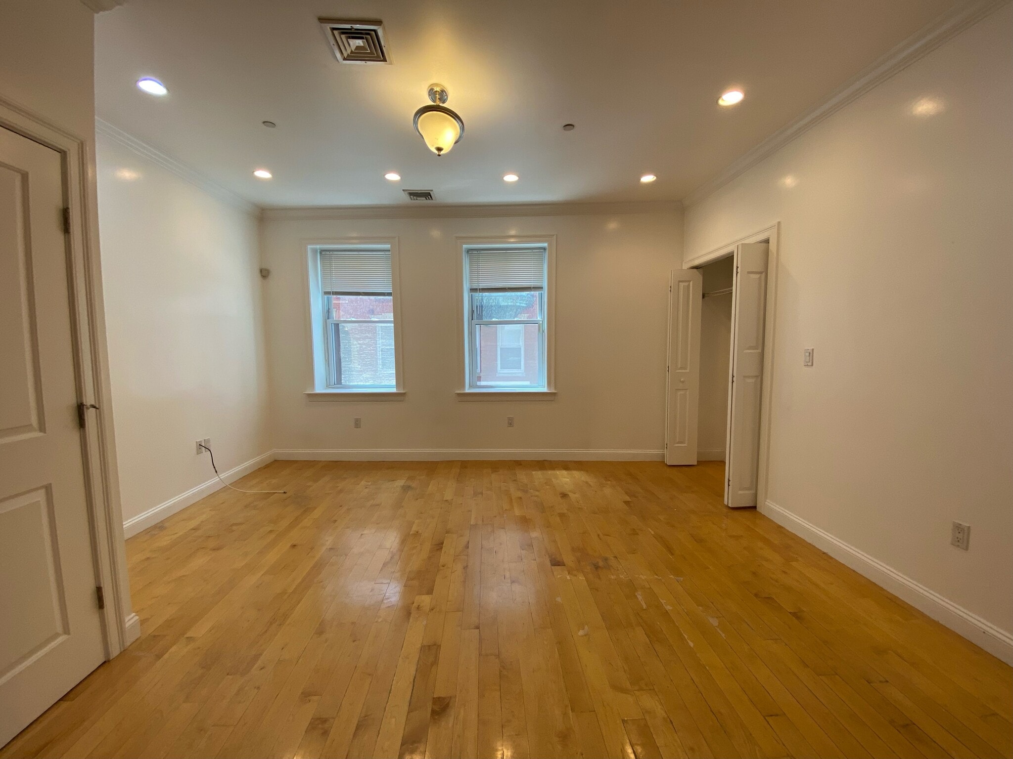 Building Photo - 10 Sheafe St