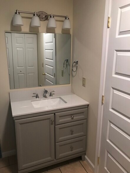 Building Photo - 201 W Locust St