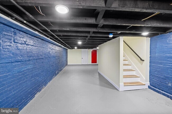 Building Photo - 6 S Payson St