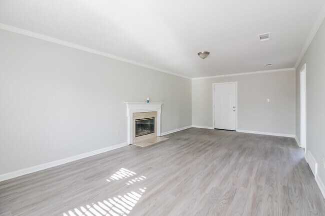 Building Photo - 7172 Market Square Dr