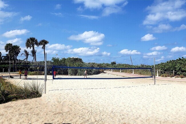 Building Photo - 8430 Harding Ave