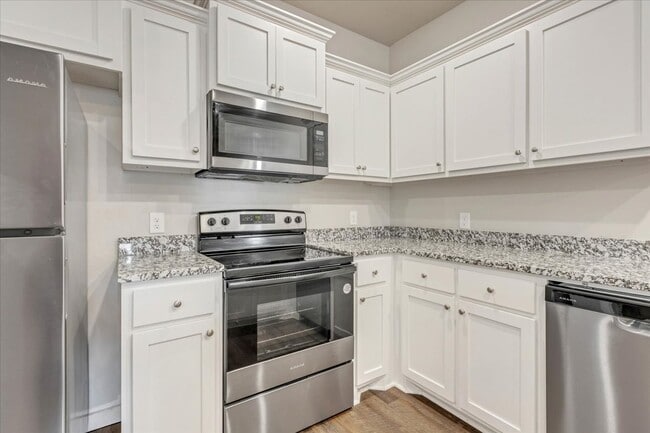 Building Photo - 414 N Tucker Ave