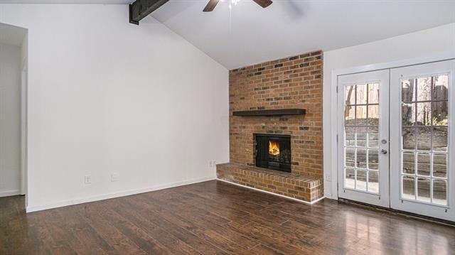 Building Photo - 2107 Mistletoe Ave