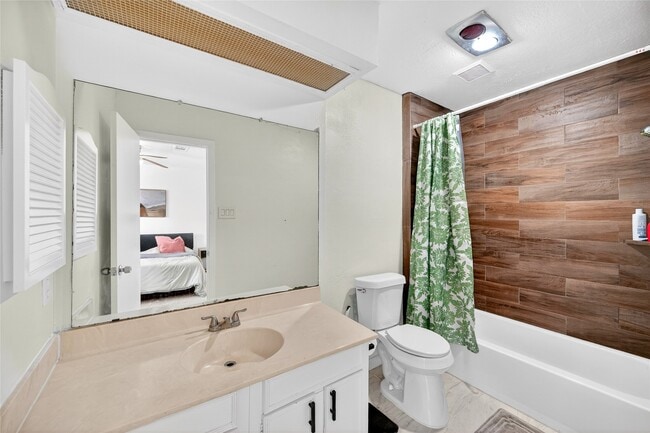 Building Photo - 6975 Chasewood Dr