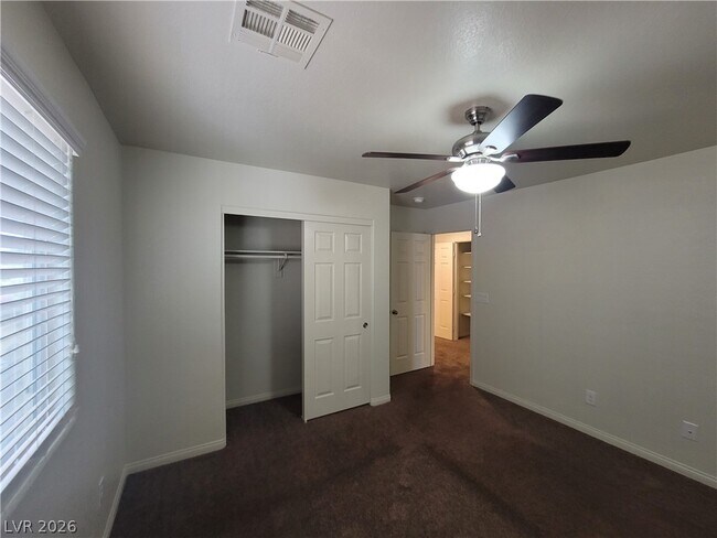 Building Photo - 2409 W Gilmore Ave