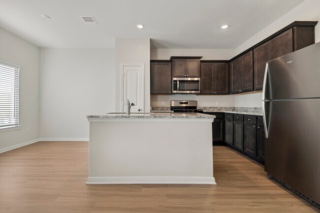 Building Photo - 417 Mustang Trot Dr