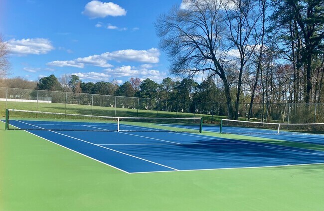 Building Photo - 6 Sequoia Ct