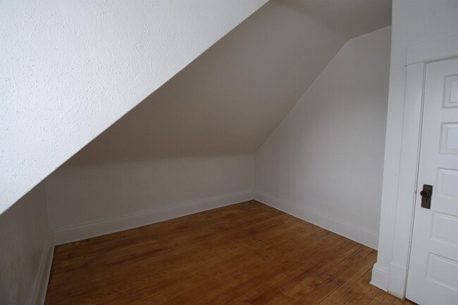 Building Photo - 222 4th St S