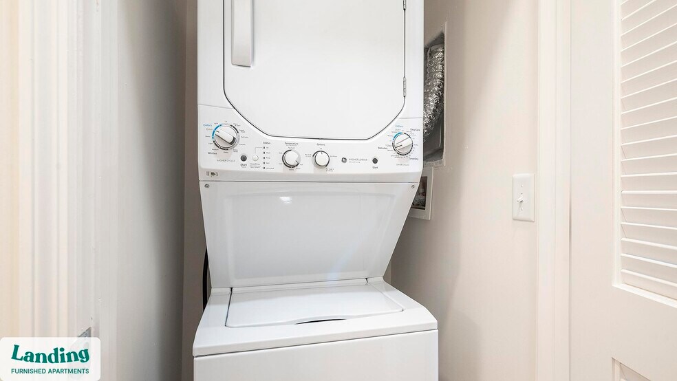 Building Photo - 5256 International Dr