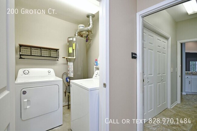 Building Photo - 200 Groton Ct