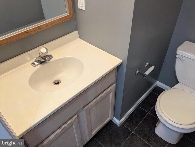 Building Photo - 25 Millstream Rd