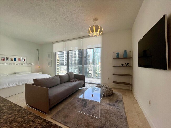 Building Photo - 1060 Brickell Ave