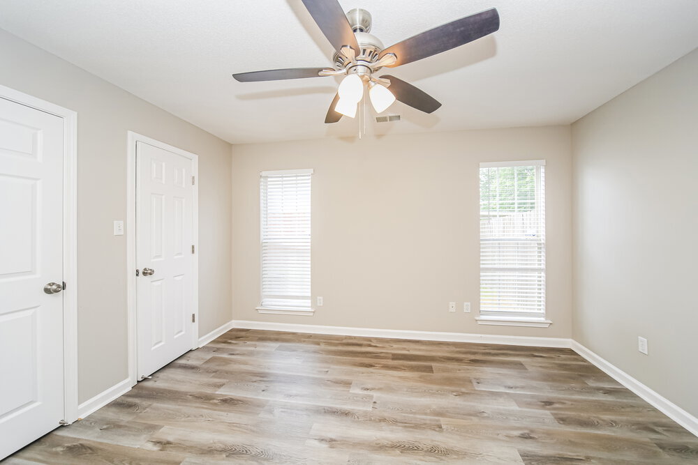 Building Photo - 10738 Pecan View Dr