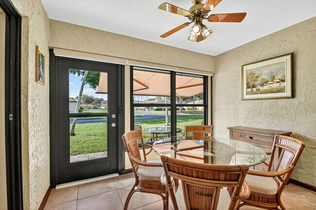 Building Photo - 4677 Robinwood Cir