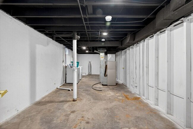 Building Photo - 3831 Brown Rd