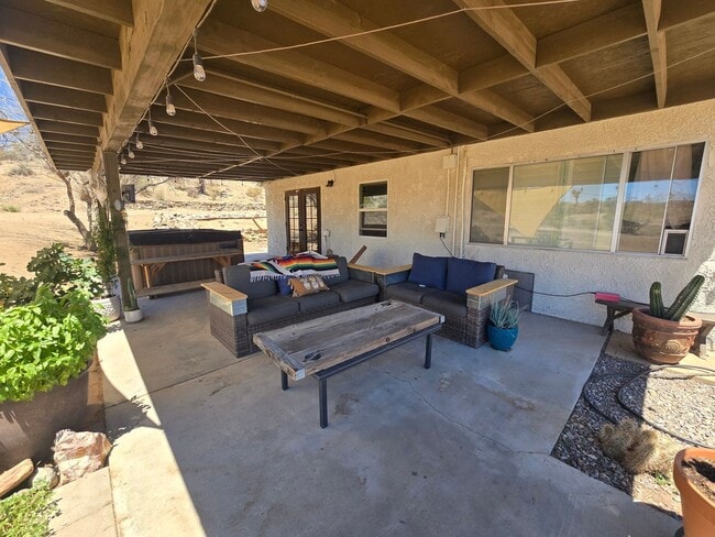 Building Photo - Rural yet close to town rental with acreage.