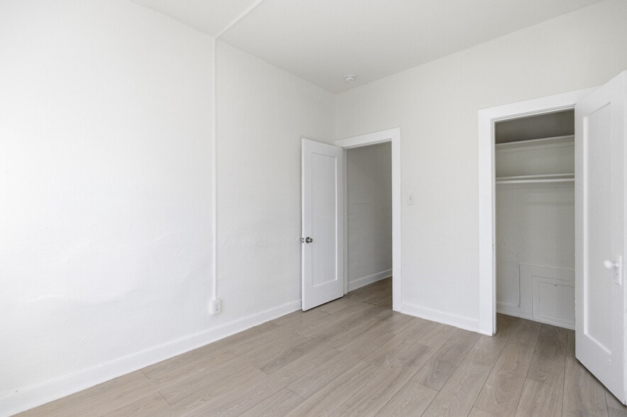 Building Photo - 1526 E 52nd St