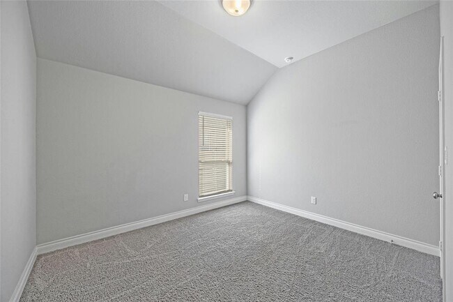 Building Photo - 169 Belford St