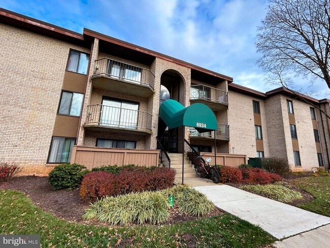 Building Photo - 6934 Hanover Pkwy