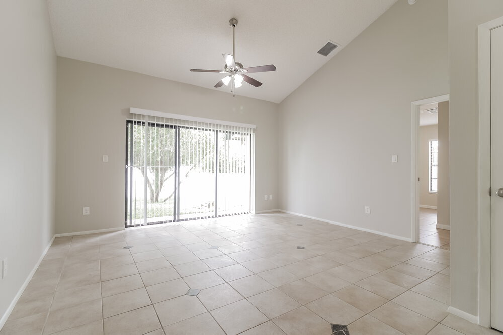 Building Photo - 1066 Weaver Dr