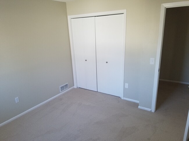 Building Photo - 3727 Brookdale Cir N