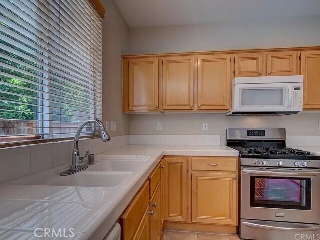 Building Photo - 28 Brookhollow