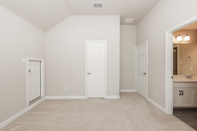 Building Photo - 2119 Stargrass Dr