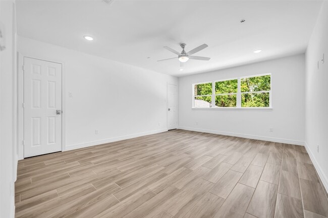 Building Photo - 11314 Williamsburg Dr