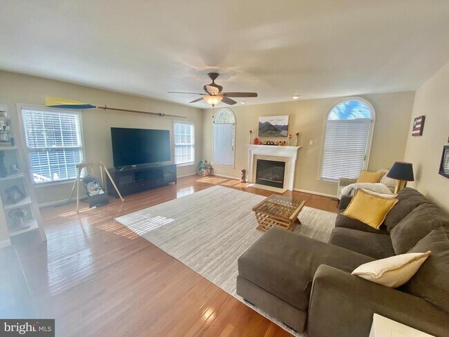 Building Photo - 64 Tavern Rd