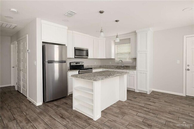 Building Photo - 12 Alta Vista Dr