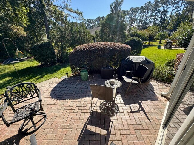 Building Photo - 120 Coburn Dr W